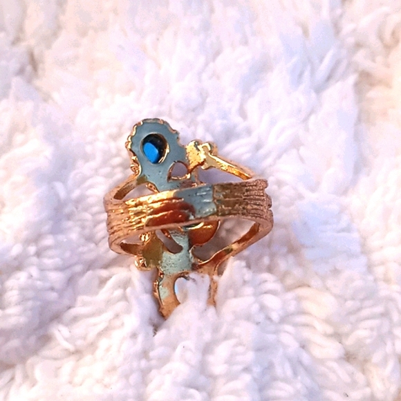 Statement Ring - Picture 5 of 5